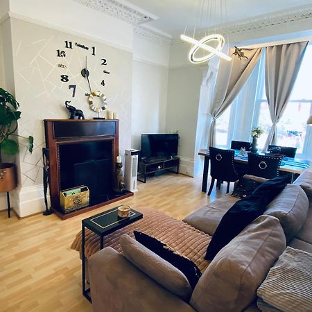 Ann Apartments Opposite The Pier With Sea View Portsmouth Bagian luar foto