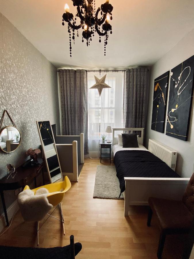 Ann Apartments Opposite The Pier With Sea View Portsmouth Bagian luar foto