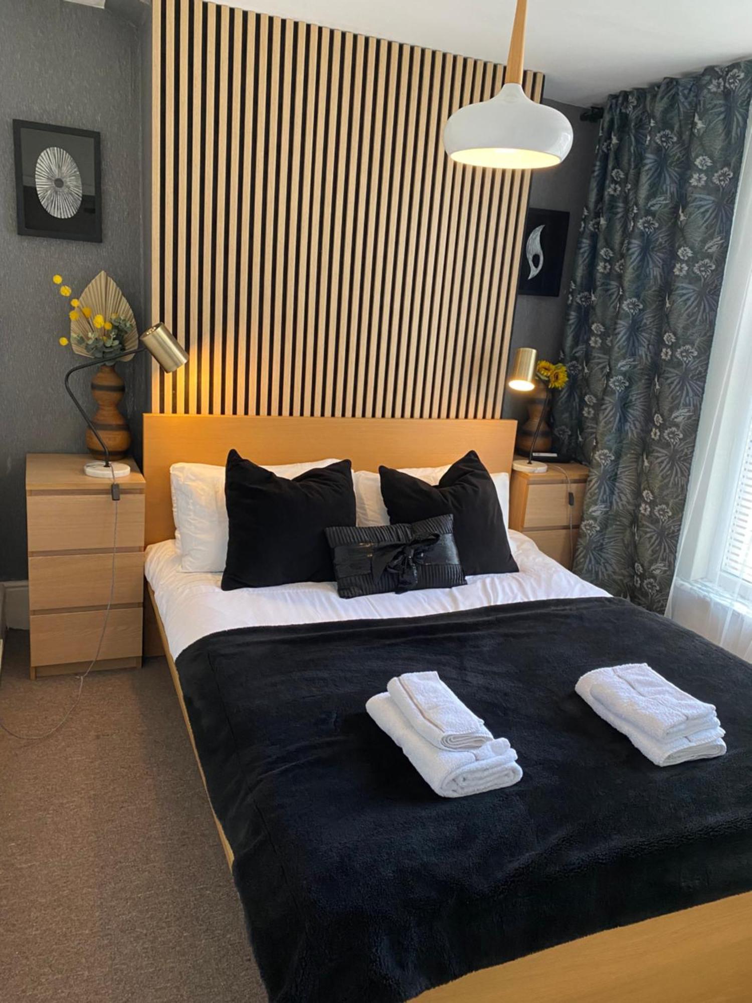Ann Apartments Opposite The Pier With Sea View Portsmouth Bagian luar foto